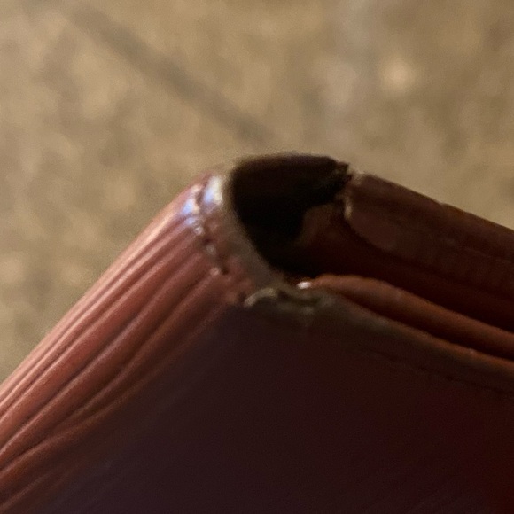 VINTAGE LOUIS VUITTON EPI LONG WALLET - Picture 13 of 13